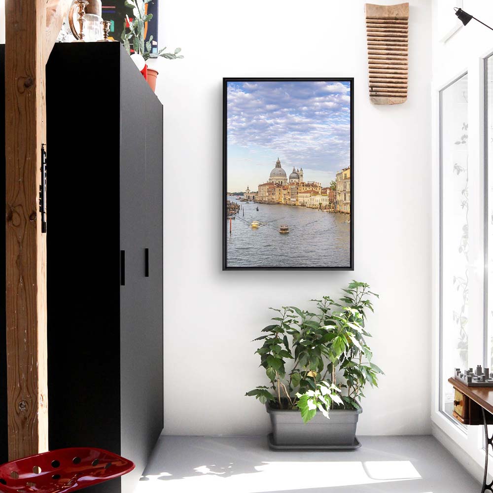 Skyline Canal Grande in Venedig im Hochformat 80x120cm mit schwarzen Bilderrahmen