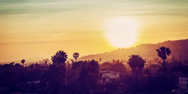 Skyline Los Angeles sunset im weißen Bilderrahmen, 120x60cm