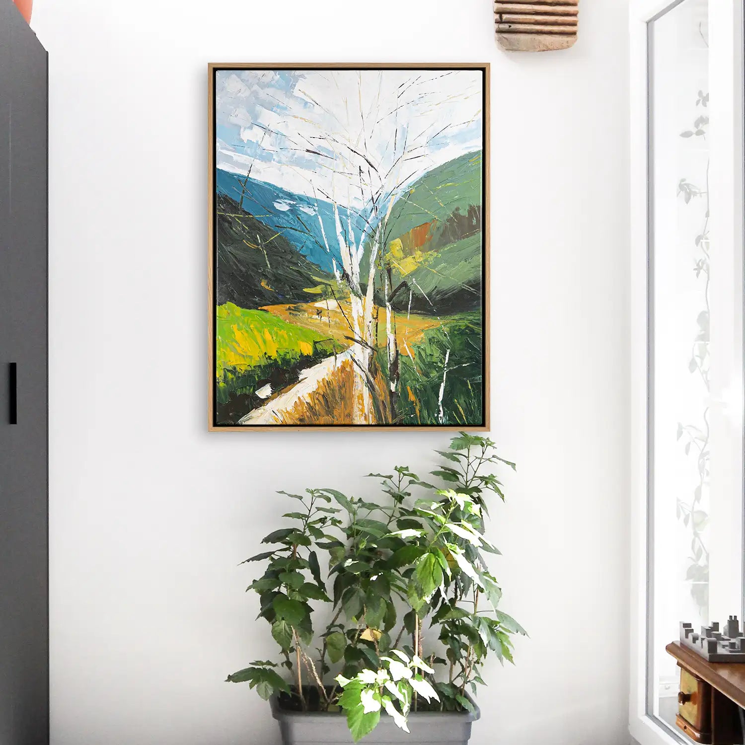 Wandbild echt handgemalt 90x120 cm im Rahmen Eiche hell – lebendige Frühlingslandschaft mit Birke, modern und kraftvoll – „Frühlingserwachen“