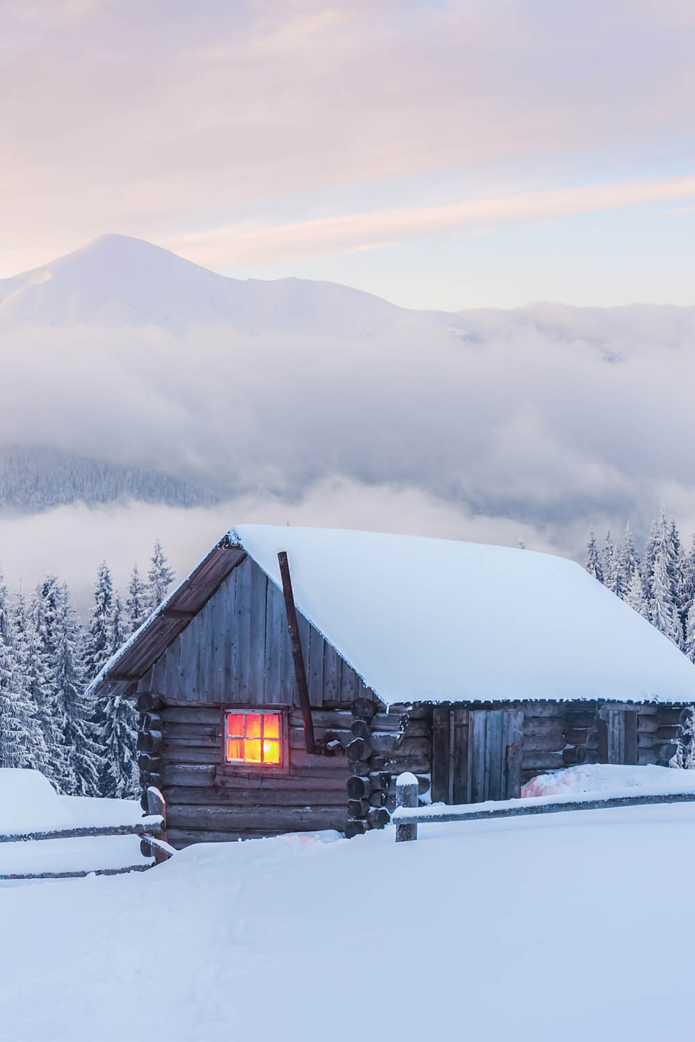 Poster 60x90cm im Hochformat, Winterhütte Berge & Gebirge