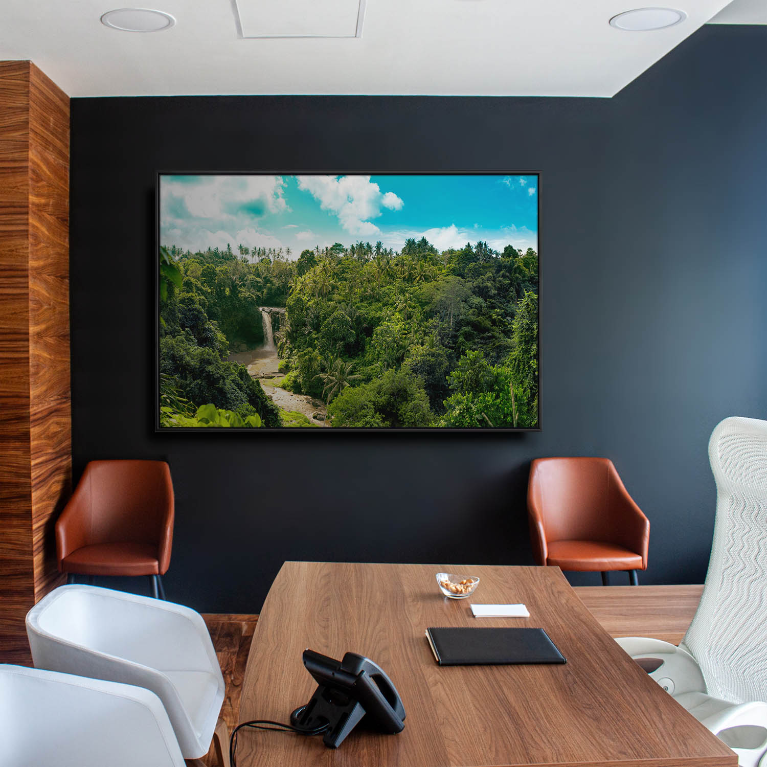 Dschungel Wasserfallpanorama im schwarzen Bilderrahmen, 120x60cm