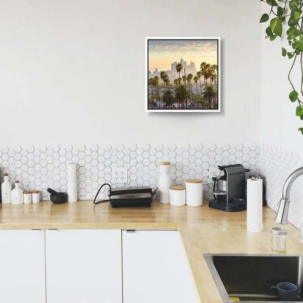 Skyline Los Angeles Palmen im weißen Bilderrahmen, 100x75cm