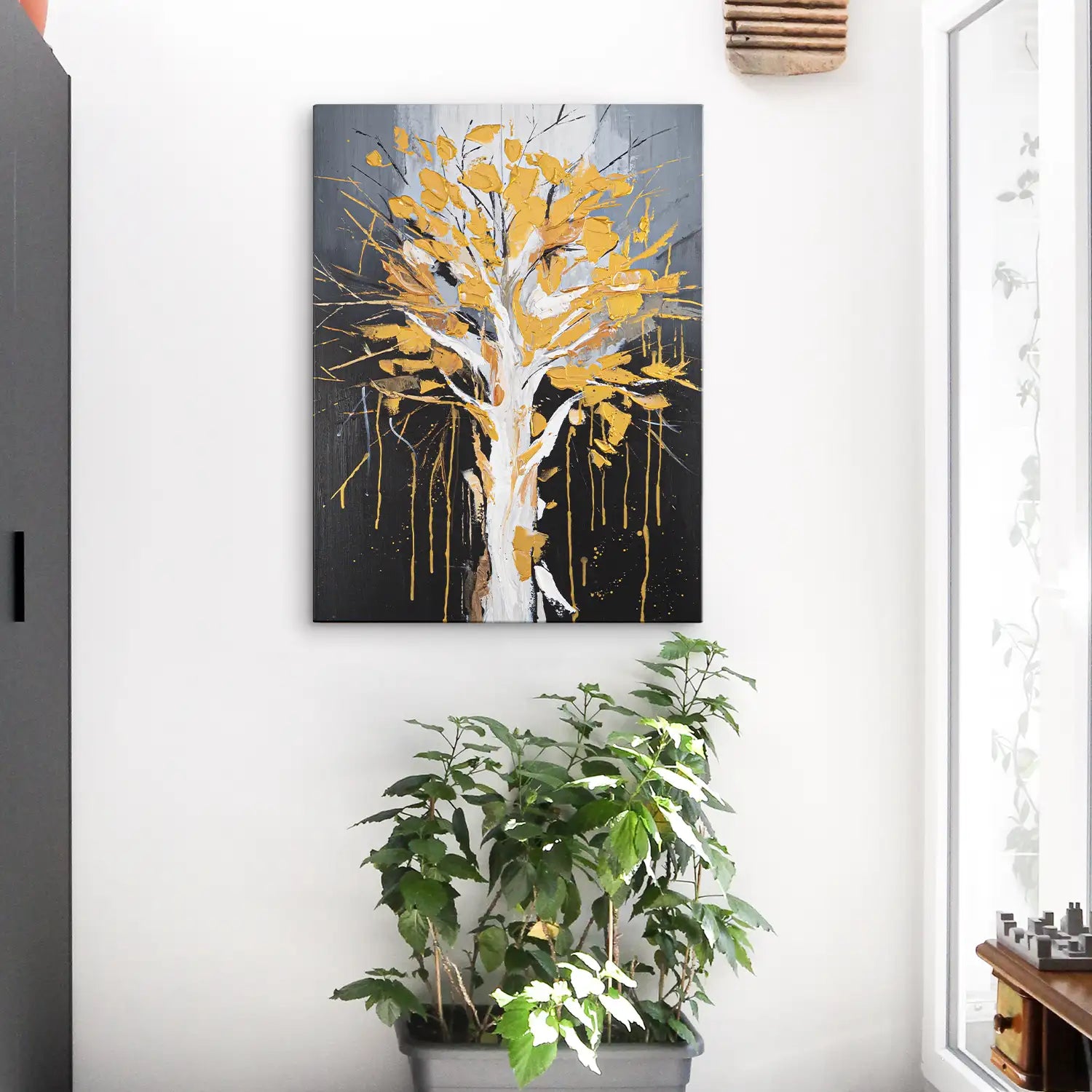 handgemaltes Gemälde 60x80 cm ohne Rahmen, moderne Abstraktion in Weiß und Schwarz, Baumkrone mit goldenen Blättern – „Golden Leaves“