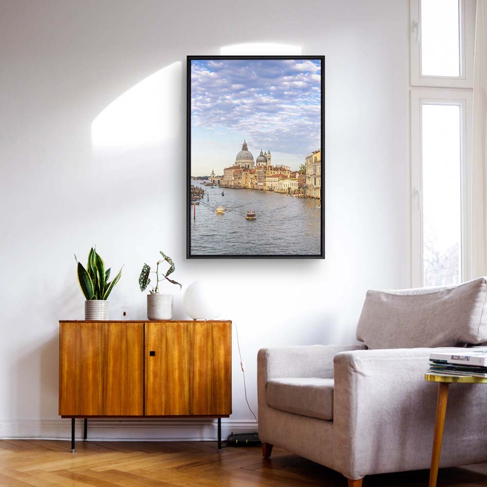 Skyline Canal Grande in Venedig im Hochformat 80x120cm mit schwarzen Bilderrahmen