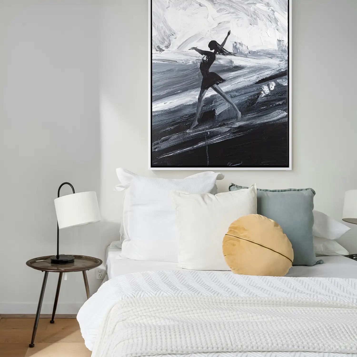 handgemaltes Gemälde 150x200 cm im Schattenfugenrahmen Weiß, dramatische Eleganz in Schwarz, Weiß und Grau – „Die Tänzerin“
