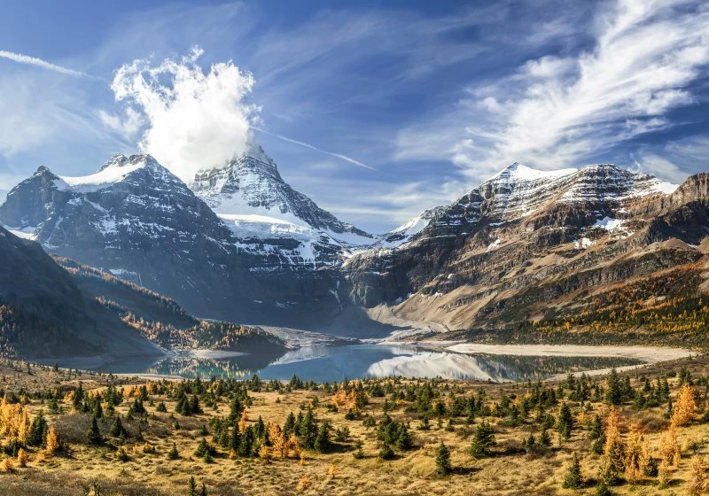 Mount and Lake Magog Kanada