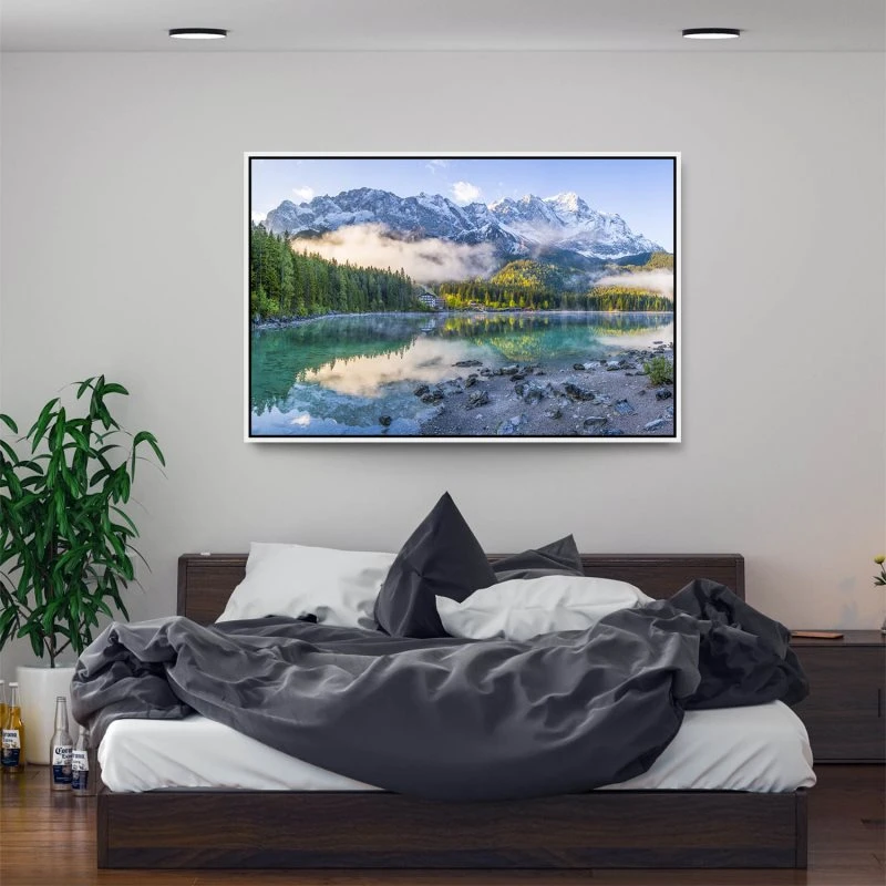 Berge & Gebirge Eibsee mit Zuspitze Alpen im weißen Bilderrahmen, 200x150cm
