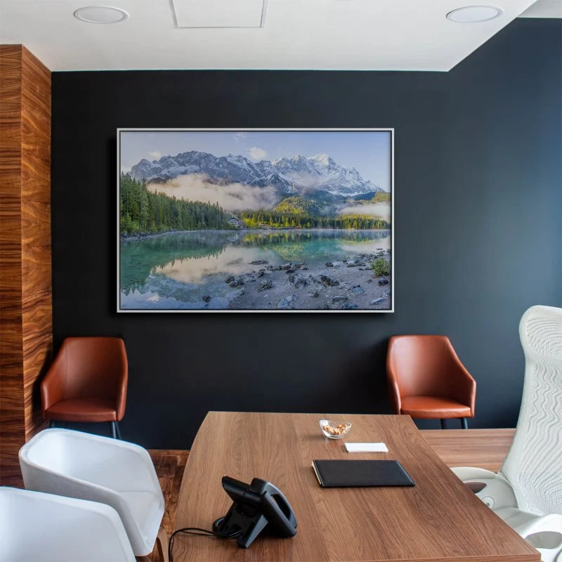 Berge & Gebirge Eibsee mit Zuspitze Alpen im weißen Bilderrahmen, 200x150cm