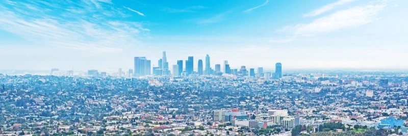 Skyline Los Angeles Panorama im weißen Bilderrahmen, 150x50cm