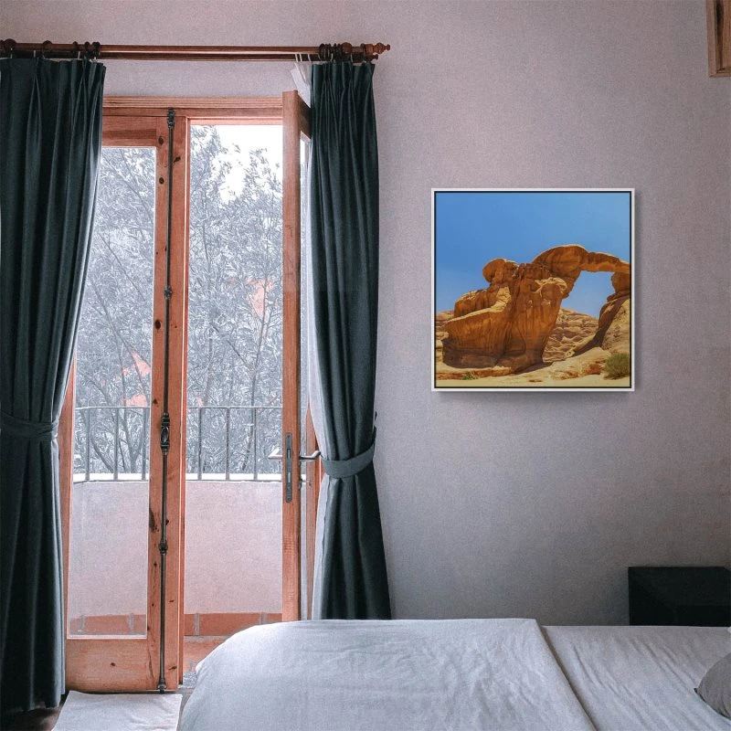 Berge & Gebirge Wadi Rum Wüste im weißen Bilderrahmen, 80x80cm