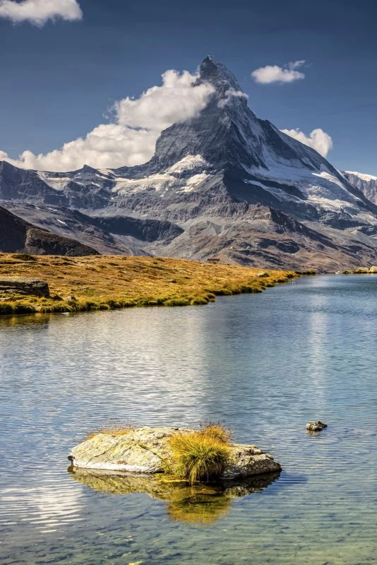 XXL Berge & Gebirge Alu-Dibond Bild im Hochformat 100x150cm, Motiv Matterhorn mit See