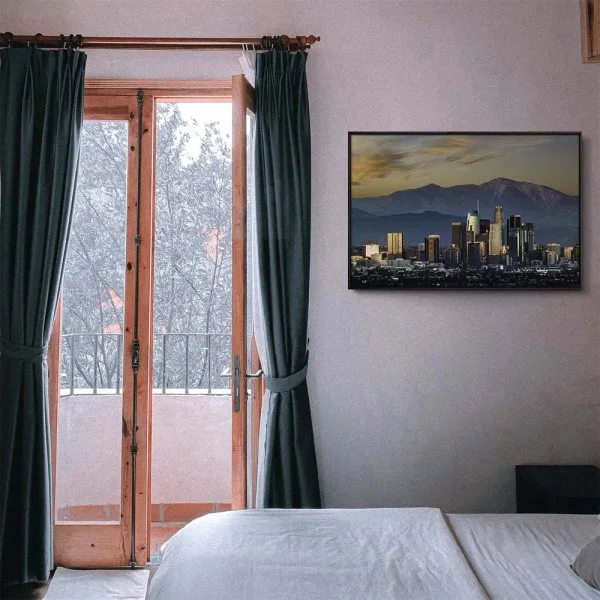 Skyline Los Angeles by night im schwarzen Bilderrahmen, 180x90cm