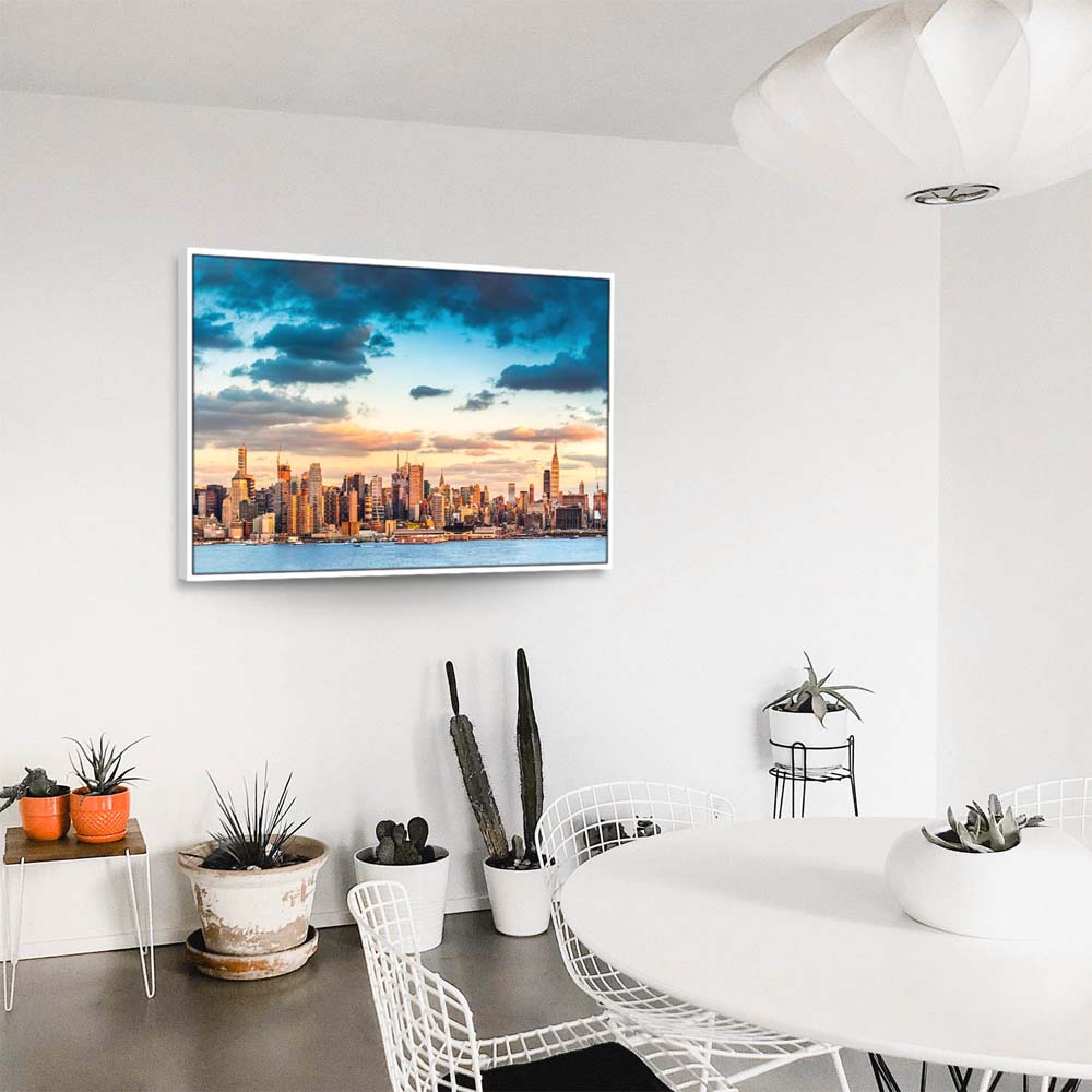 Skyline Panorama von New York im weißen Bilderrahmen, 180x120cm