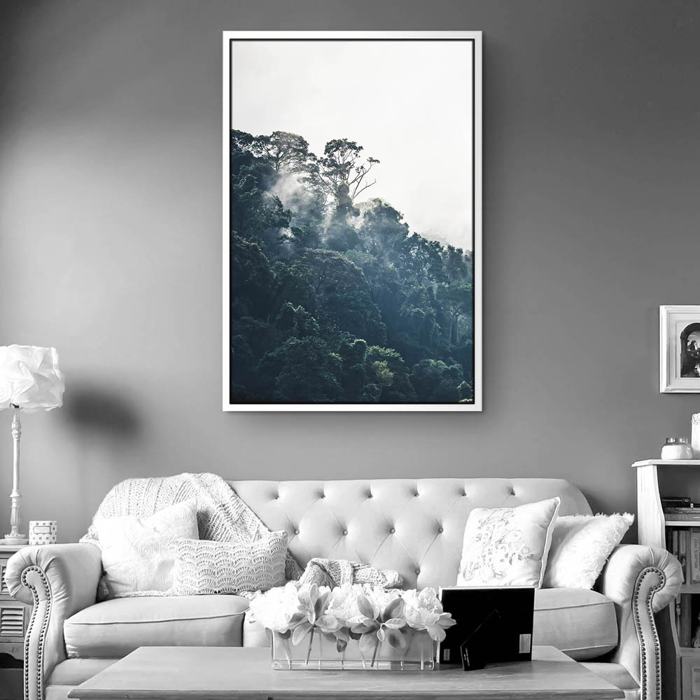 Dschungel im Hochformat 100x150cm weiter Ausblick mit weißen Bilderrahmen