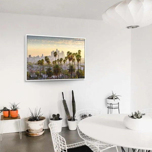 Skyline Los Angeles Palmen im weißen Bilderrahmen, 100x75cm