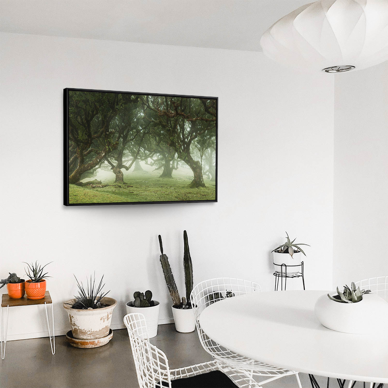 Wald & Bäume Nebel Gestalten im schwarzen Bilderrahmen, 150x50cm