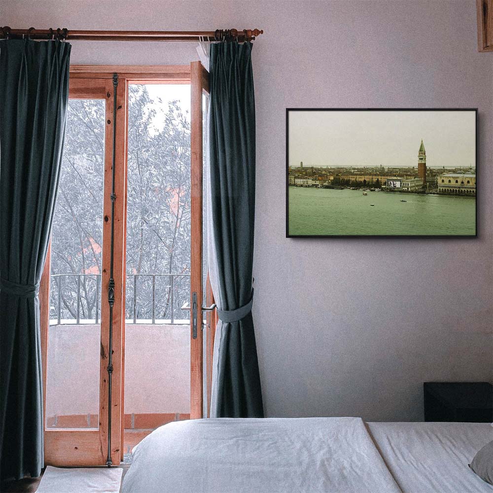 Skyline Venedig in Italien im schwarzen Bilderrahmen, 110x50cm
