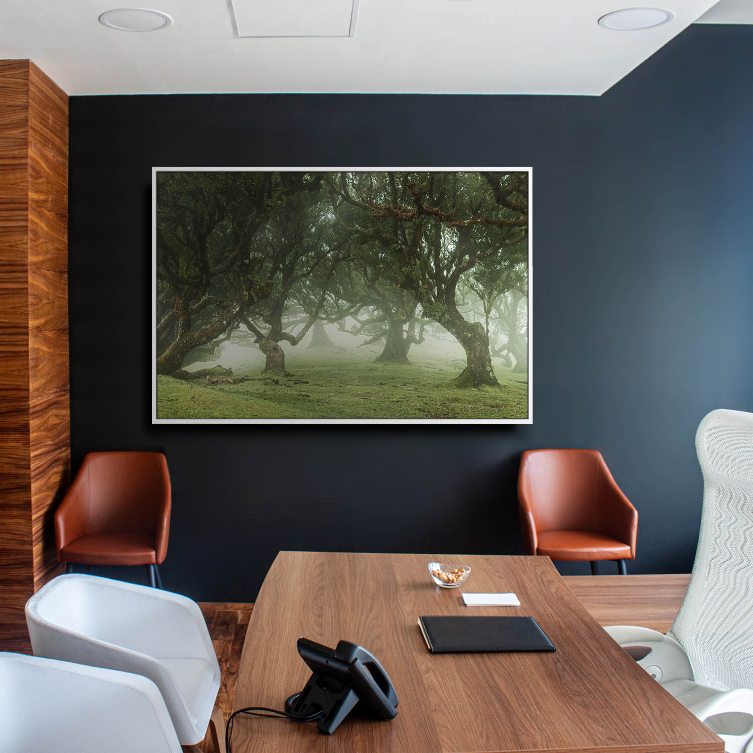 Wald & Bäume Nebel Gestalten im weißen Bilderrahmen, 50x50cm