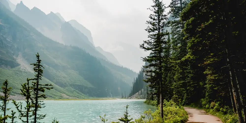 Flüsse & Seen Banff National Park Kanada im weißen Bilderrahmen, 120x60cm