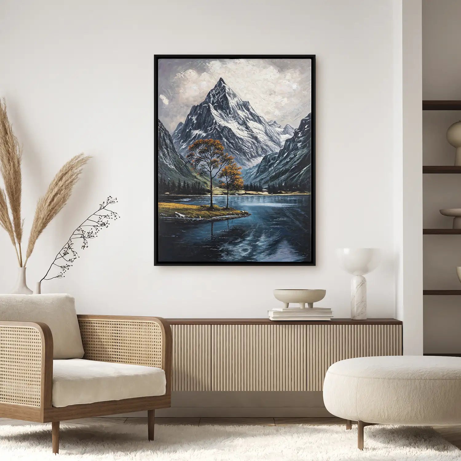 Wandbild echt handgemalt 75x100 cm im Schattenfugenrahmen Schwarz, faszinierende Landschaft mit Berg und ruhigem See in dunklen Blautönen – „Zwischen Berg und See“
