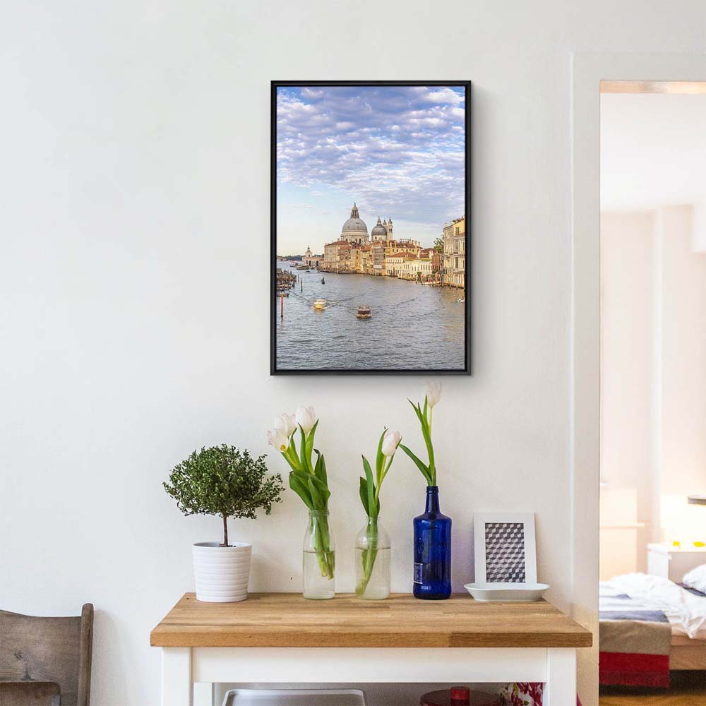 Skyline Canal Grande in Venedig im Hochformat 80x120cm mit schwarzen Bilderrahmen