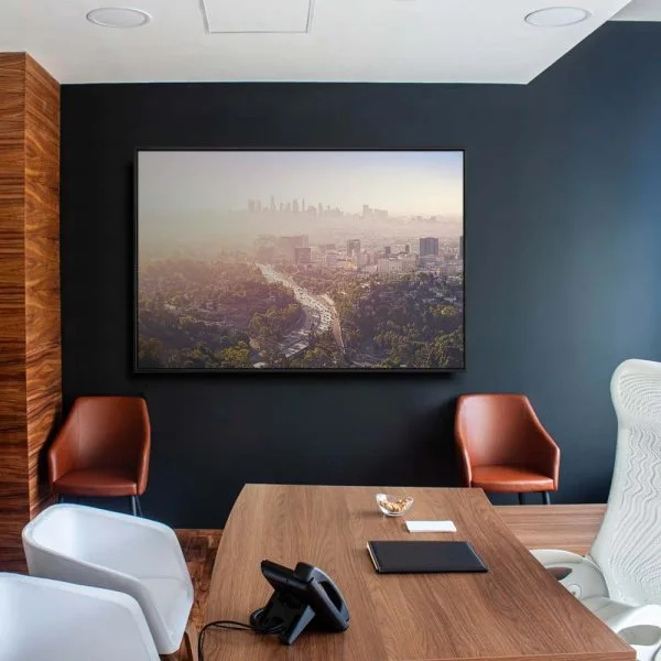Skyline LA Panoramaview im schwarzen Bilderrahmen, 80x80cm