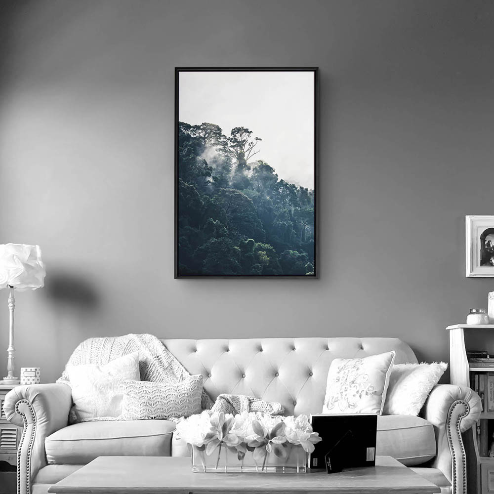 Dschungel weiter Ausblick im Hochformat 80x120cm mit schwarzen Bilderrahmen