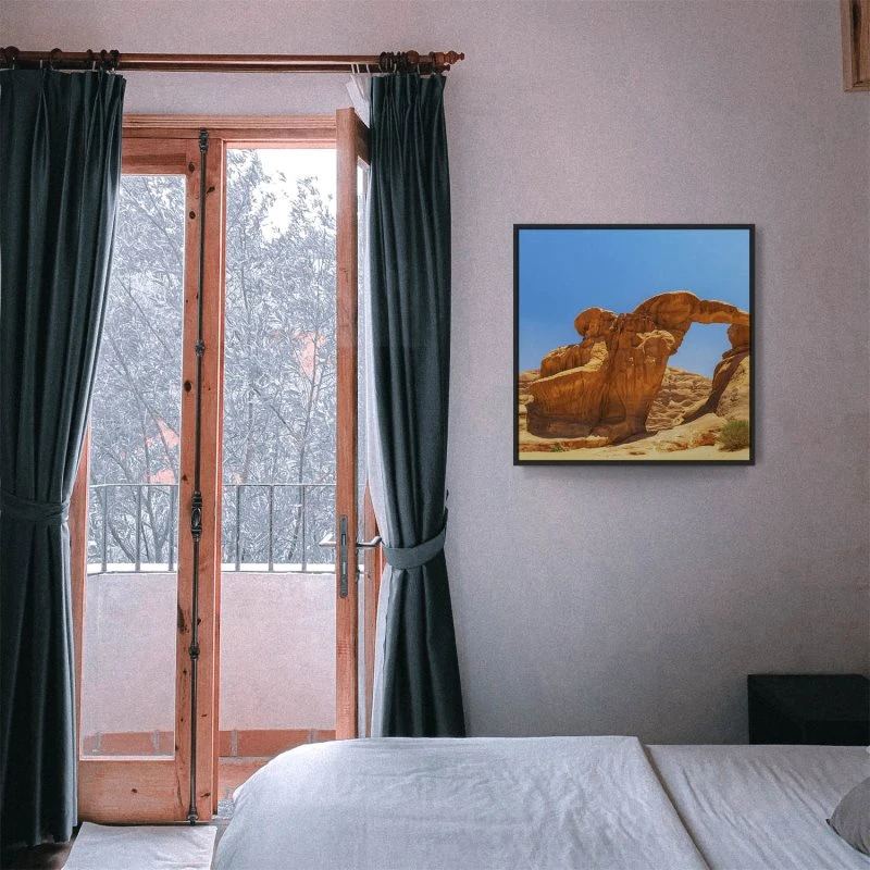 Berge & Gebirge Wadi Rum Wüste im schwarzen Bilderrahmen, 80x80cm
