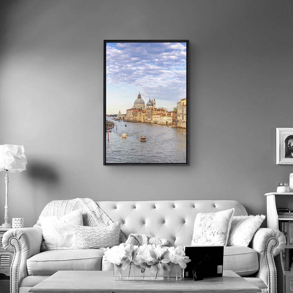 Skyline Canal Grande in Venedig im Hochformat 80x120cm mit schwarzen Bilderrahmen