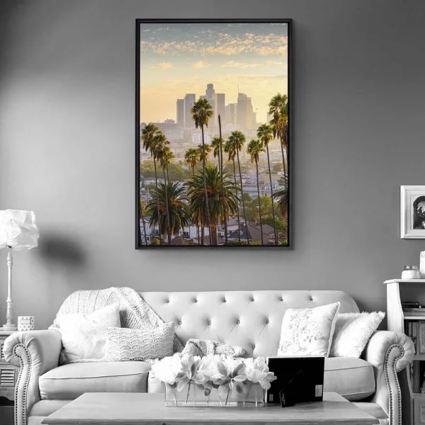 Skyline Los Angeles Palmen im Hochformat 100x150cm mit schwarzen Bilderrahmen