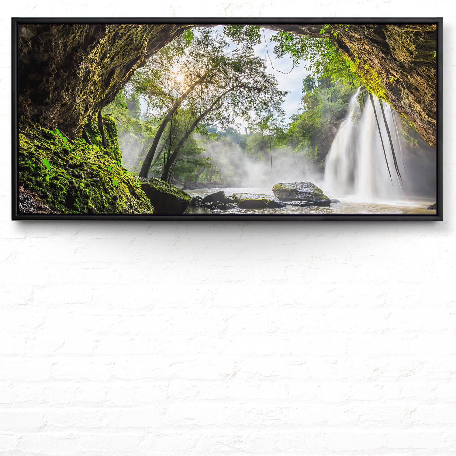 Regenwald Höhlenfall im schwarzen Bilderrahmen, 110x50cm