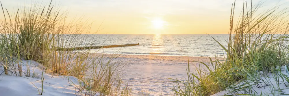 Strand & Meer Ostsee Sonnenuntergang als Acrylglasverbund Bild 150x50cm