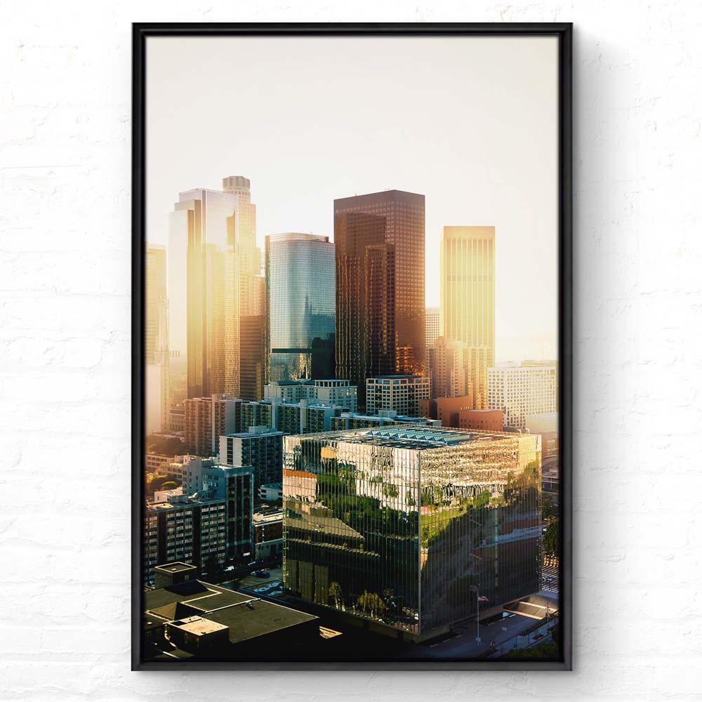 Skyline Los Angeles Sunset im Hochformat 60x90cm mit schwarzen Bilderrahmen