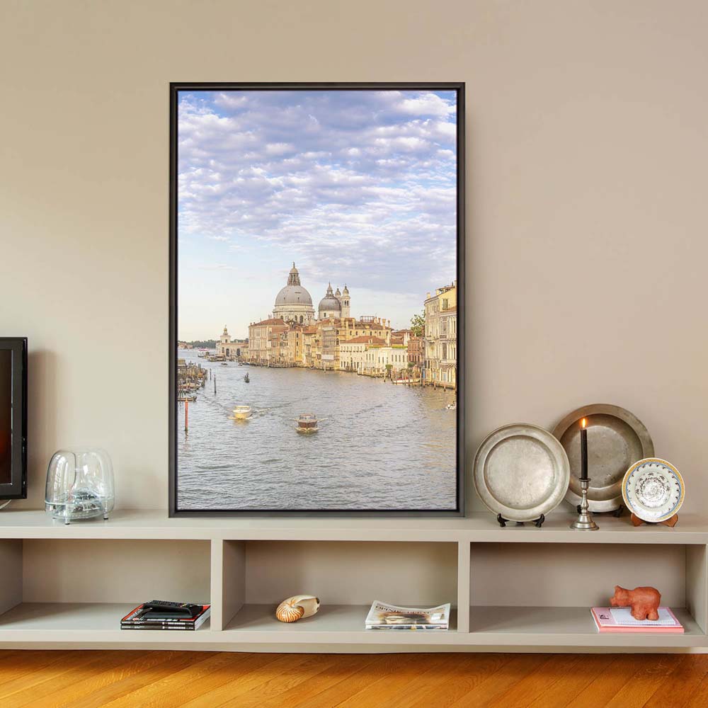 Skyline Canal Grande in Venedig im Hochformat 80x120cm mit schwarzen Bilderrahmen