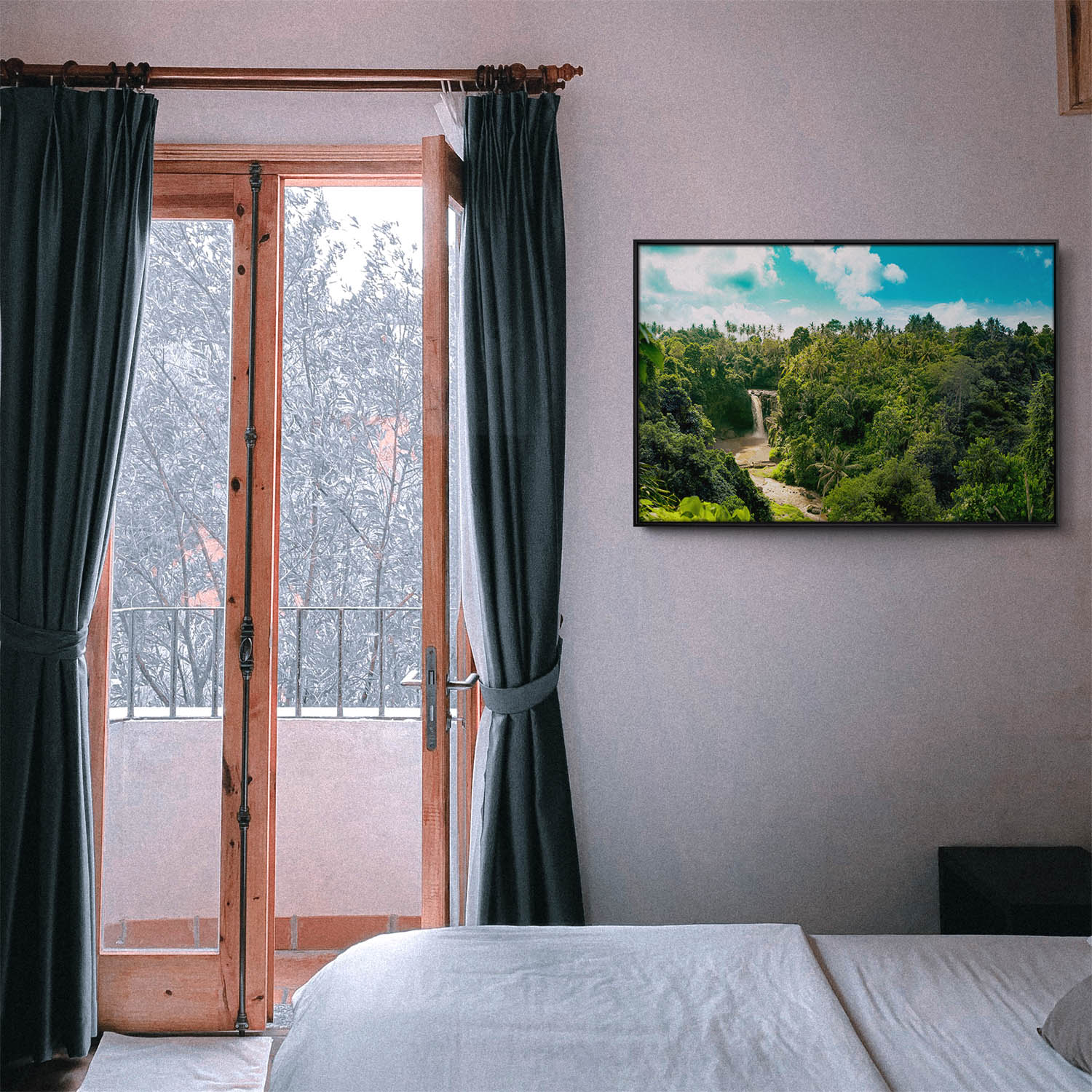 Dschungel Wasserfallpanorama im schwarzen Bilderrahmen, 120x60cm