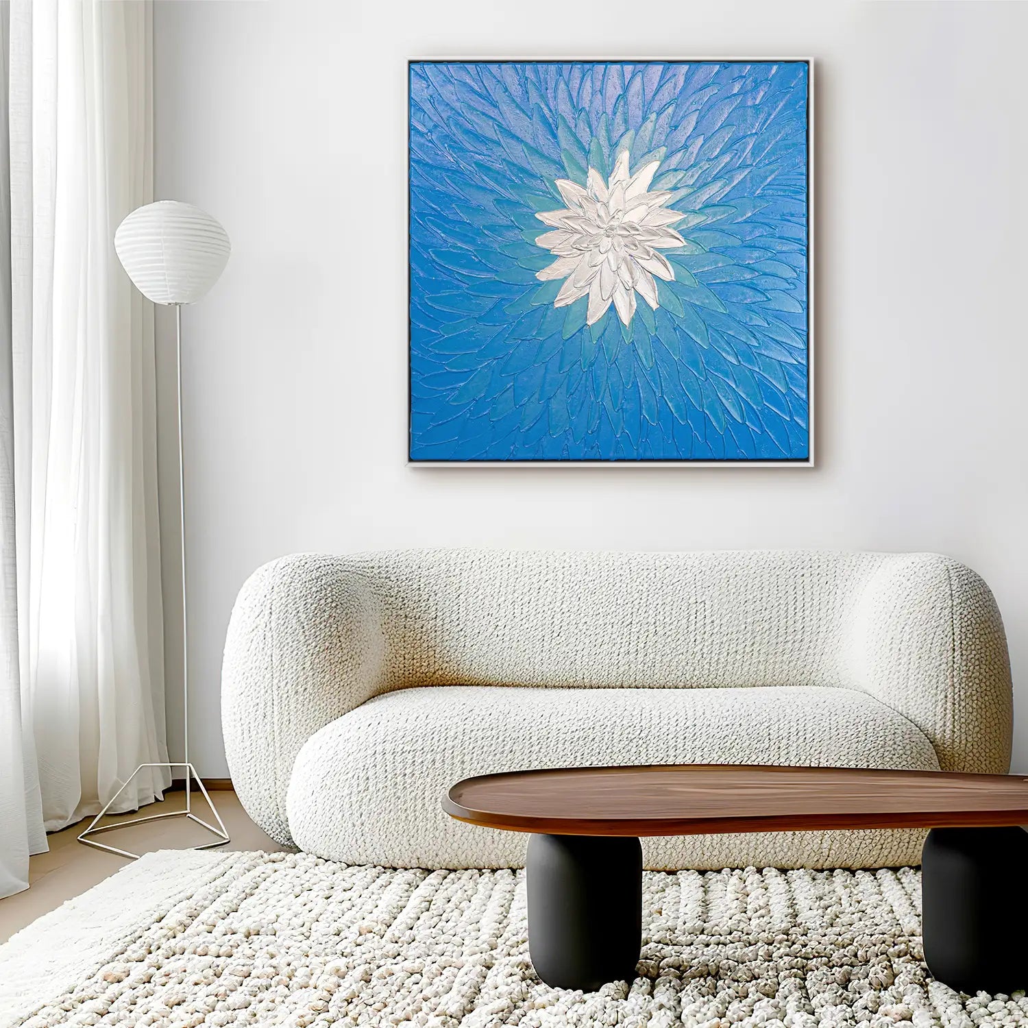 Leinwandbild handgemalt 80x80 cm im Schattenfugenrahmen Weiß – kraftvolle Blüte in Blau und Silber, modern und abstrakt, für Büro, Wohnzimmer und Schlafzimmer – „Geist der Freiheit“