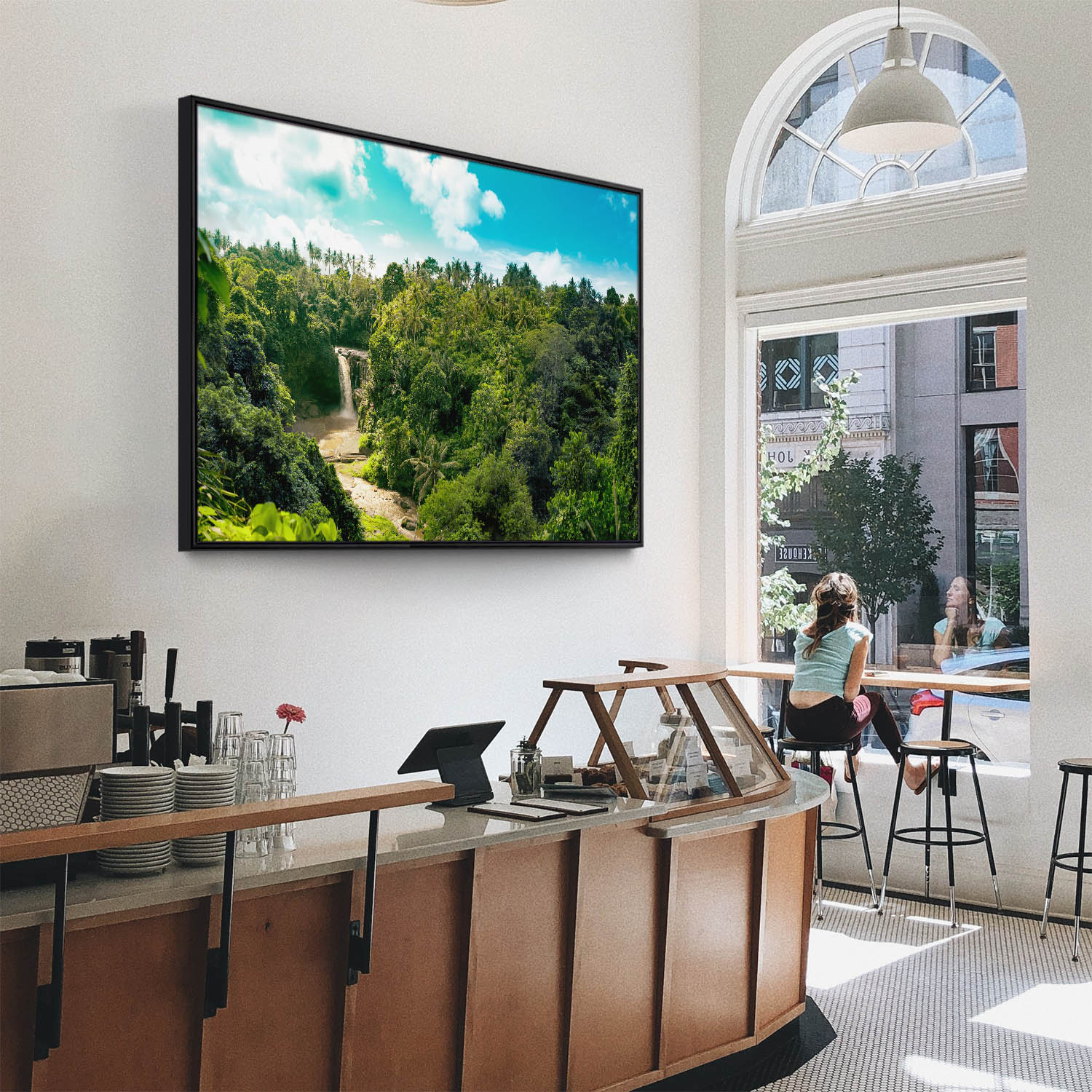 Dschungel Wasserfallpanorama im schwarzen Bilderrahmen, 120x60cm
