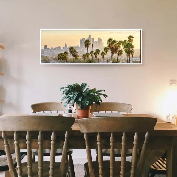 Skyline Los Angeles Palmen im weißen Bilderrahmen, 100x75cm