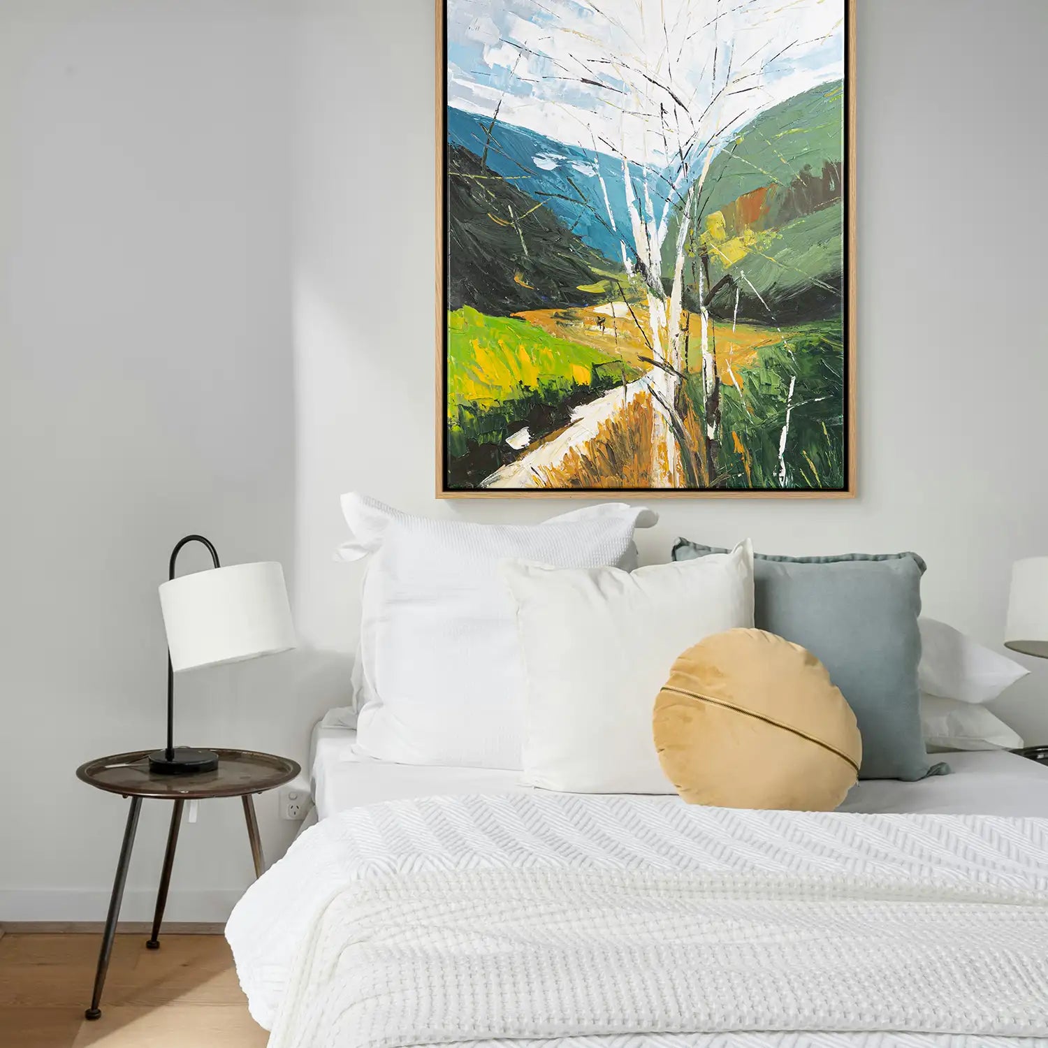 Wandbild echt handgemalt 90x120 cm im Rahmen Eiche hell – lebendige Frühlingslandschaft mit Birke, modern und kraftvoll – „Frühlingserwachen“