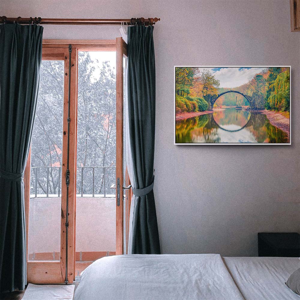 Wald & Bäume Herbst Rakotzbrücke, Kromlau im weißen Bilderrahmen, 80x80cm
