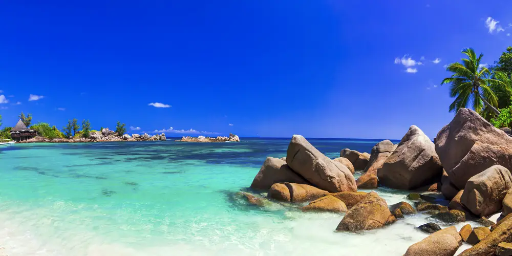 Strand & Meer Insel Praslin Seychellen im weißen Bilderrahmen, 120x60cm