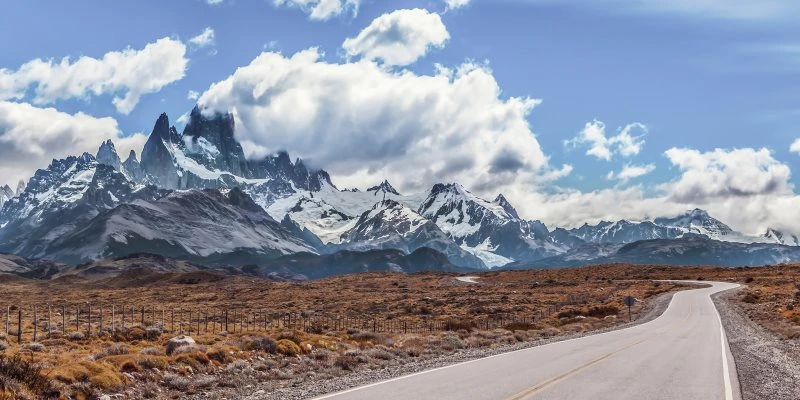 Berge & Gebirge Fitz Roy im schwarzen Bilderrahmen, 120x60cm