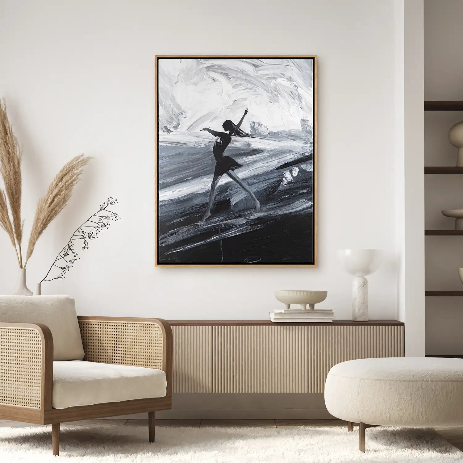 handgemaltes Gemälde 150x200 cm im Rahmen Eiche hell, dramatische Eleganz in Schwarz, Weiß und Grau – „Die Tänzerin“