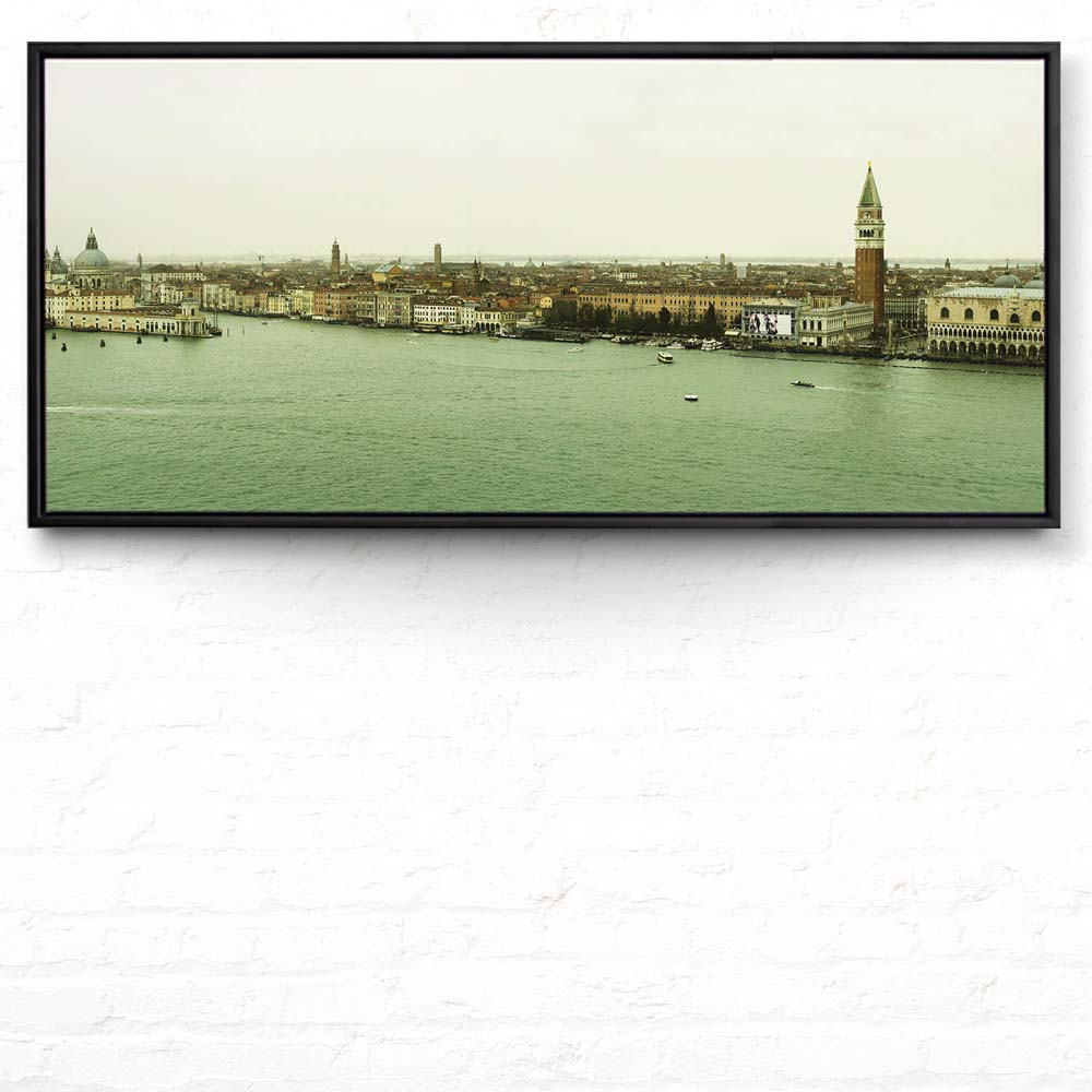 Skyline Venedig in Italien im schwarzen Bilderrahmen, 110x50cm