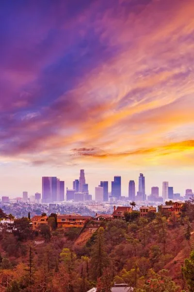 Skyline Los Angeles hills im Hochformat 60x90cm mit schwarzen Bilderrahmen