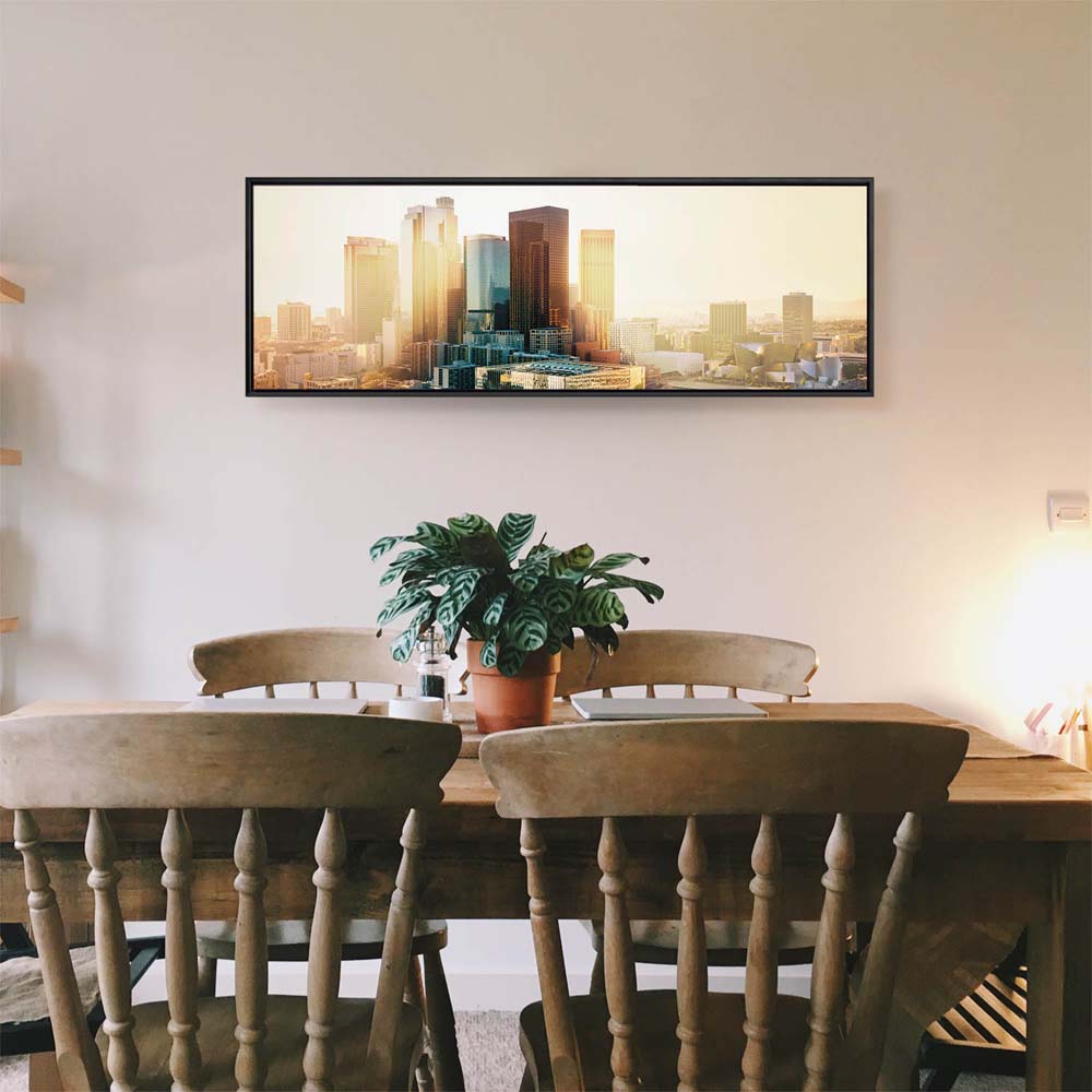 Skyline Los Angeles Sunset im Hochformat 60x90cm mit schwarzen Bilderrahmen