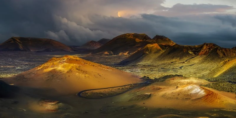 Berge & Gebirge Lanzarote Spanien im weißen Bilderrahmen, 120x60cm