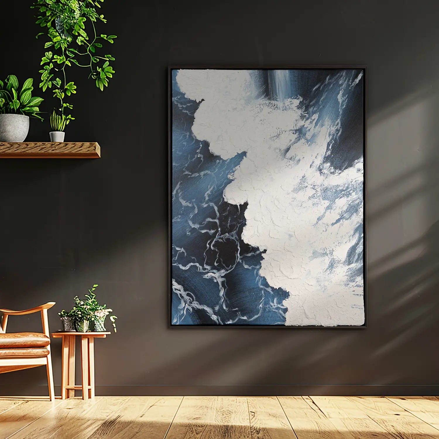 Gemälde 60x80 cm im Rahmen Eiche dunkel, dynamische Wellen in kraftvollem Blau und schäumendem Weiß, handgemalt mit Acrylfarbe und Strukturpaste – „Wellen des Seins“