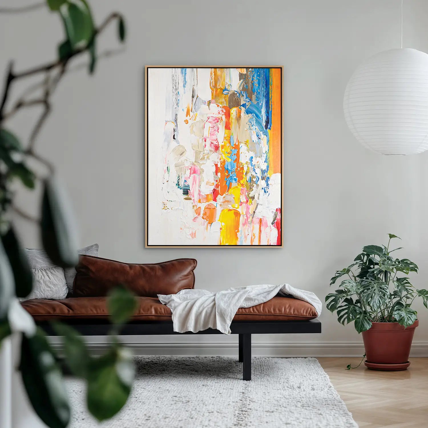 Wandbild echt handgemalt 75x100 cm im Rahmen Eiche hell, dynamischer Fluss in Weiß, Orange, Gelb und Blau – „Fluss der Gedanken“