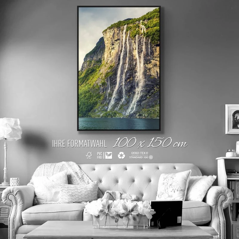 Wasserfall Seven Sisters im Hochformat 100x150cm mit schwarzen Bilderrahmen